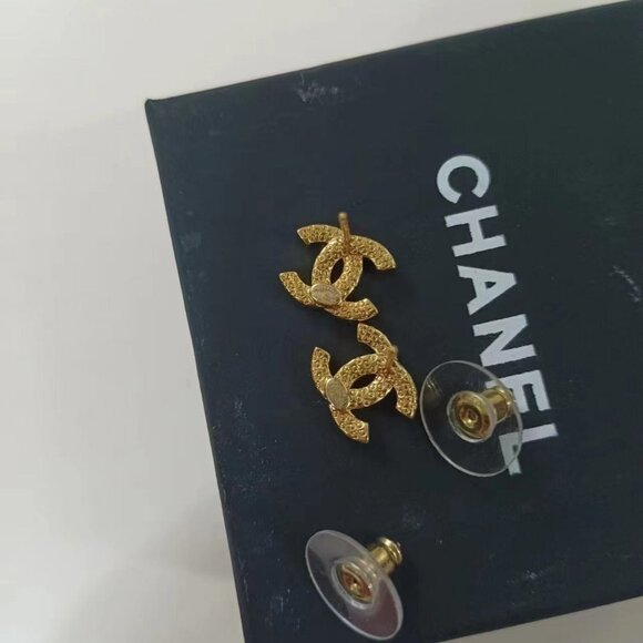 ✅Chanel classic double C small gold earrings - Picture 5 of 5